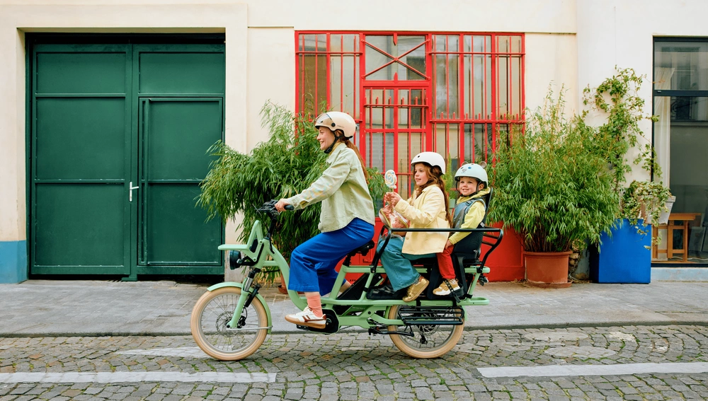 Famille en vélo